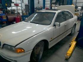 176.bm1p98 Bmw High Mounted Stop Light 3rd Brake Fits 99-00 528i Oem