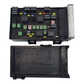05144507ac Dodge 01-07 Caravan 3.3l A/t Fuse Box Relay Unit