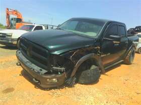 176.ch8m11 Dodge Truck Ram1500 2011 High Mounted Stop Light