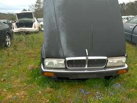 176-58422 Jaguar High Mounted Stop Light Fits 1988-1994 Xj6