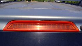 176.ki1307 Kia Sedona 2007 High Mounted Stop Light 237608