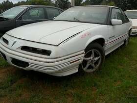 176-00209 Pontiac High Mounted Stop Light 2 Door Fits 88-96 Grand Prix