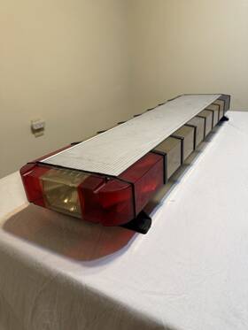 9u688000 Whelen Edge Ultra 9000 50 Inch Light Bar Red Blue Clear Untested
